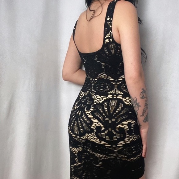 Sold RARE TAN AND LACE BODYCON DRESS - Picture 4 of 6